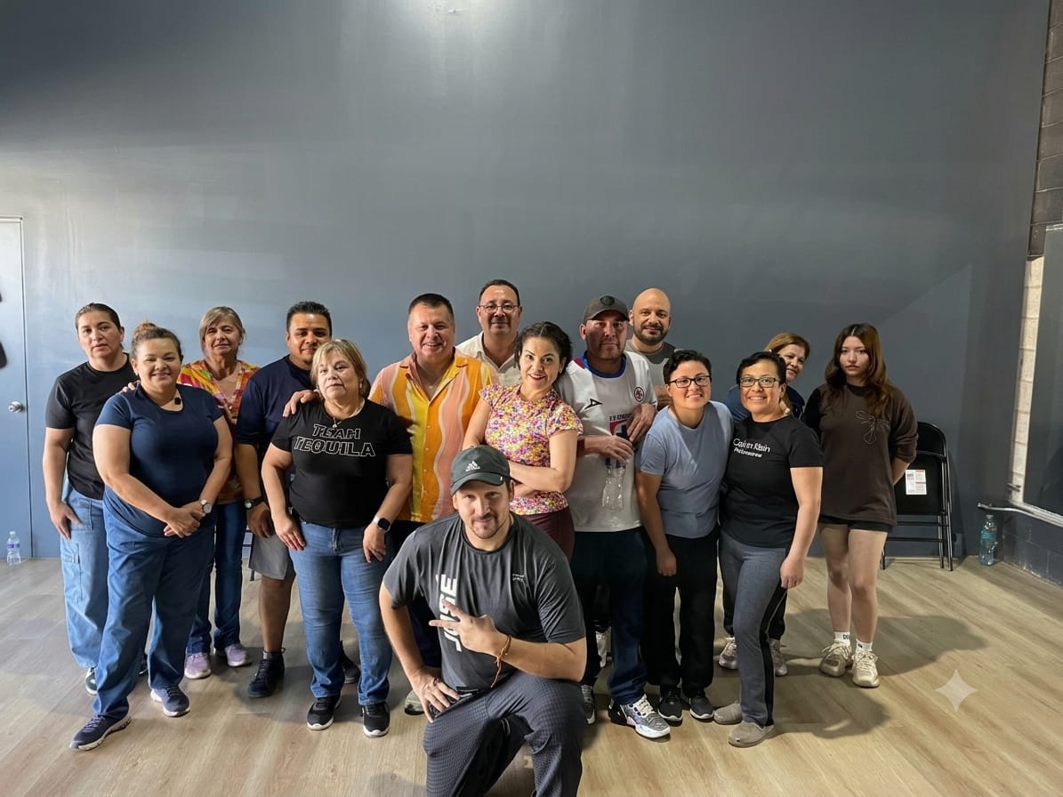 Alumnos posando después de clase