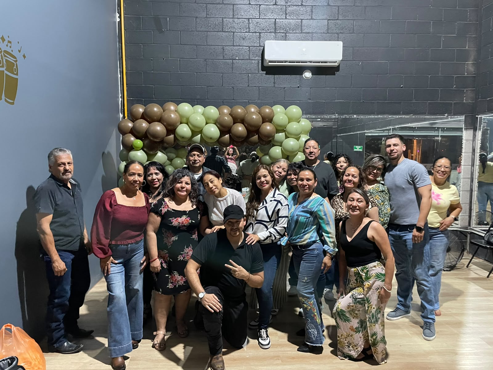 Celebración con globos en el estudio